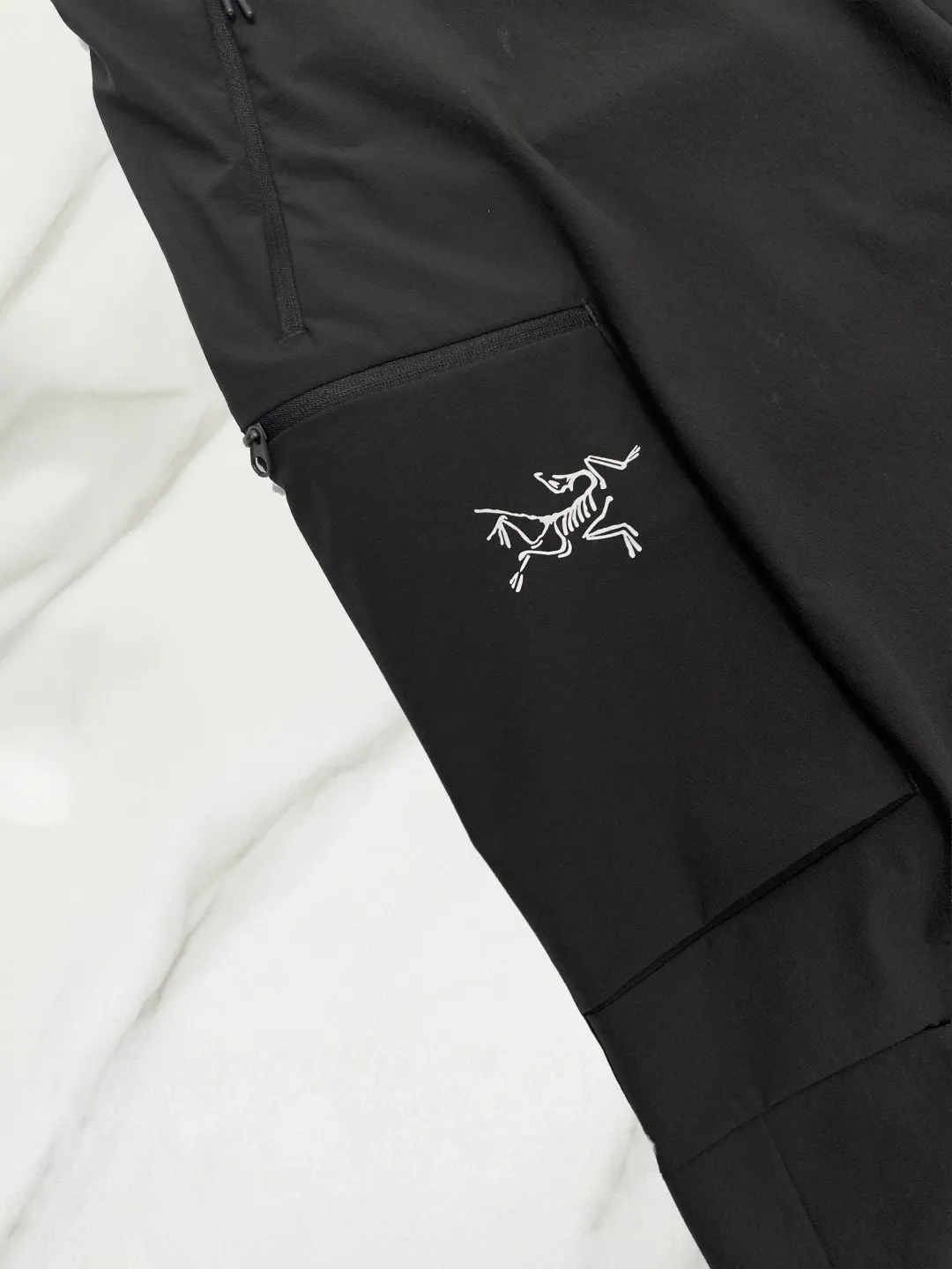 ARC'TERYX Breathable Classiclogo ：Black Navy Blue Sizes：S-3XL